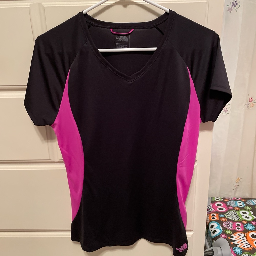 North face women’s exercise shirt